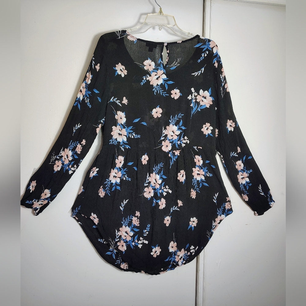 Torrid black floral blouse asymmetrical long sleeve elasticated waist rayon 1. - Picture 3 of 15